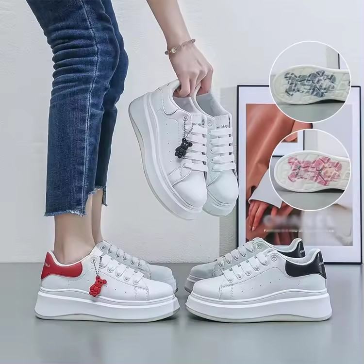 Sneakers & Athletic